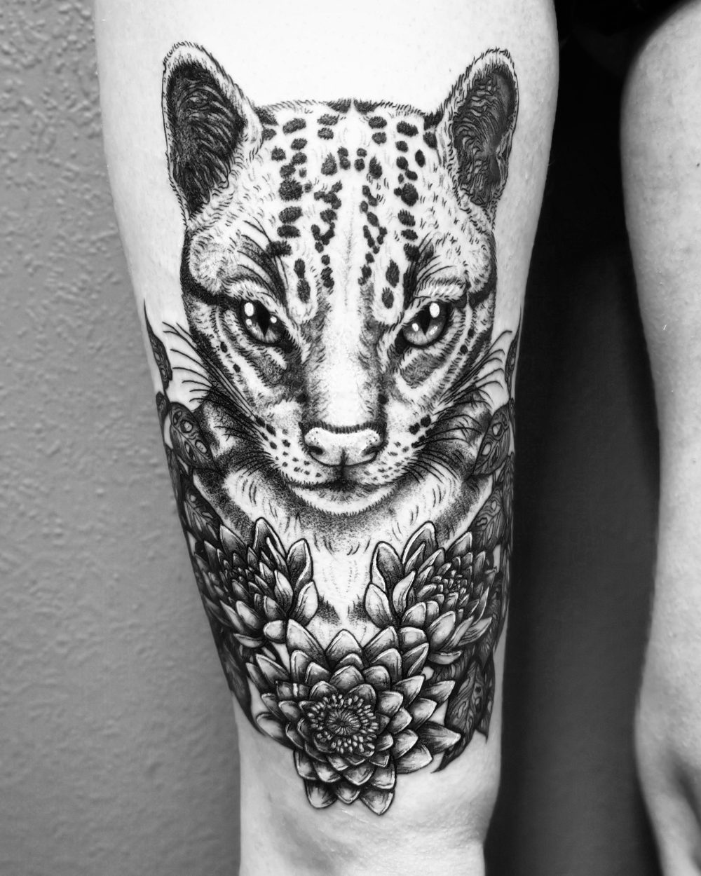 Ocelot with lotus – Custom

Ozelot mit Lotus – Custom